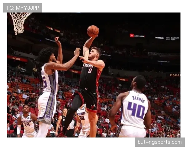 瓦格纳利用无球跑动拉开空间，提升球队三分效率明显